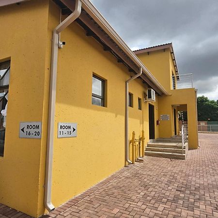 Divine Guest Lodge Rustenburg Exterior foto