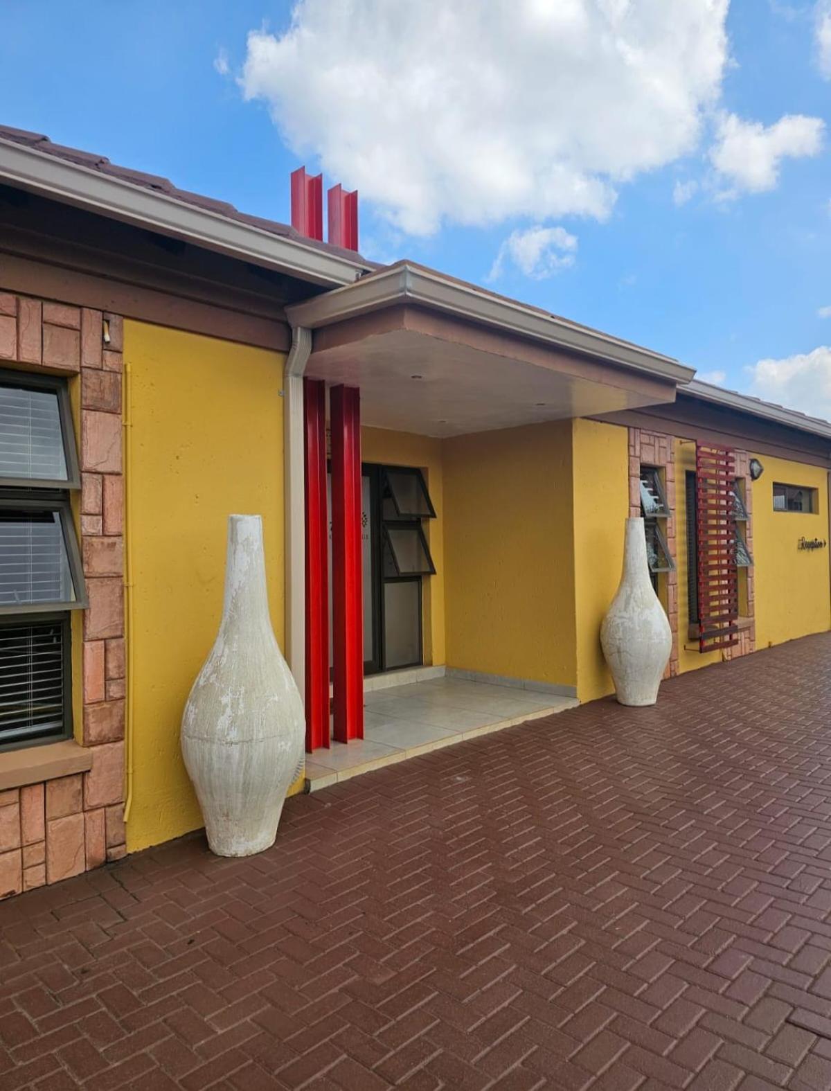 Divine Guest Lodge Rustenburg Exterior foto